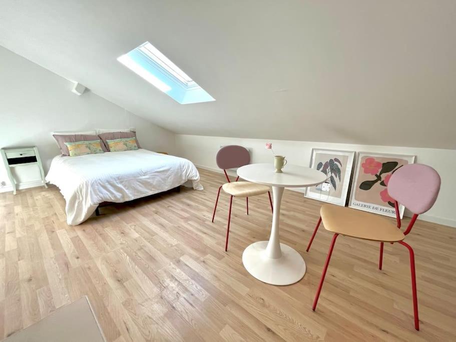 דירות פאו Studio Jade : Charmant Logement Place Clemenceau מראה חיצוני תמונה