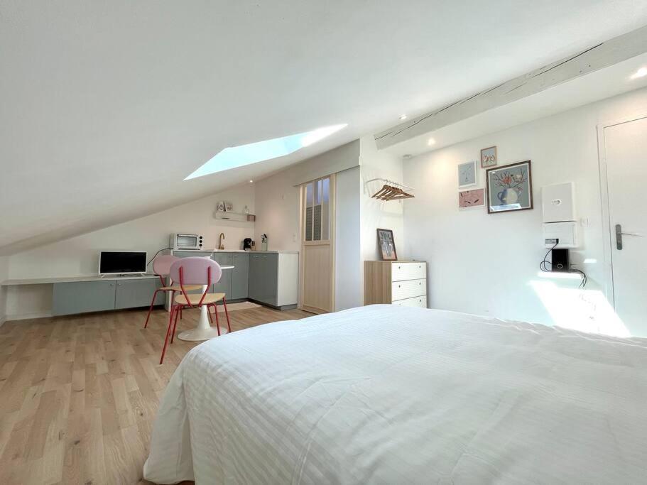 דירות פאו Studio Jade : Charmant Logement Place Clemenceau מראה חיצוני תמונה