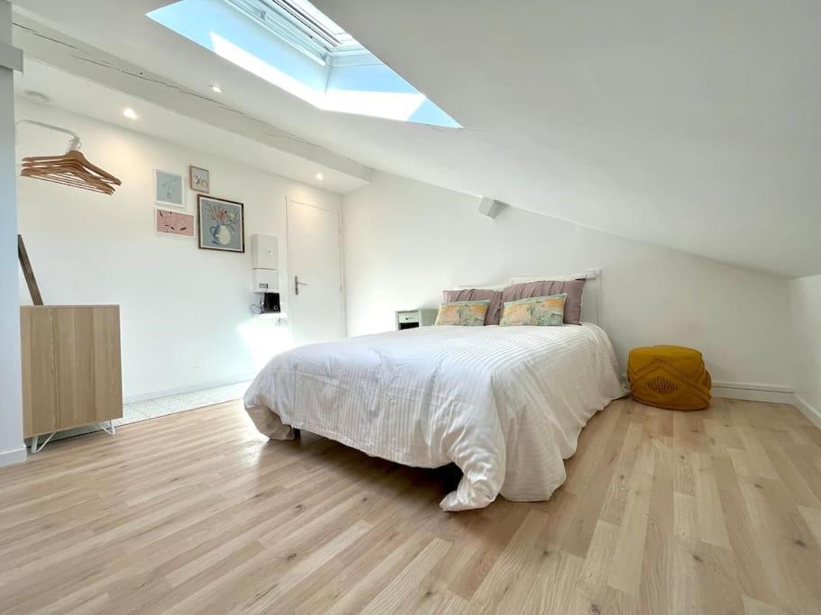 דירות פאו Studio Jade : Charmant Logement Place Clemenceau מראה חיצוני תמונה