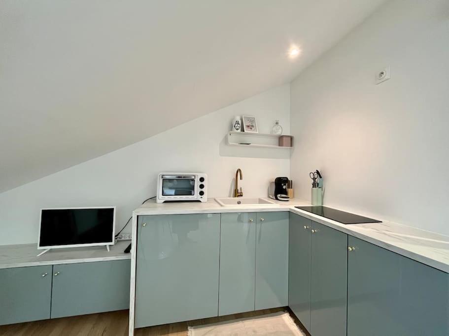 דירות פאו Studio Jade : Charmant Logement Place Clemenceau מראה חיצוני תמונה